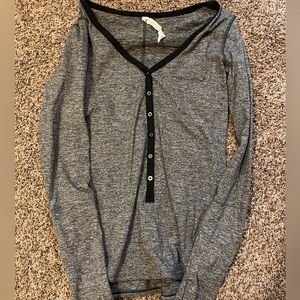 lululemon Awesoma Henley size 8
